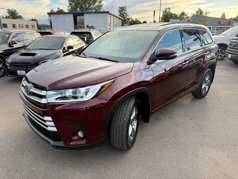 Used 2019 Toyota Highlander Limited Platinum AWD/4WD image 5