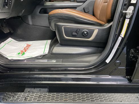 Used 2019 RAM 1500 Limited AWD/4WD image 13
