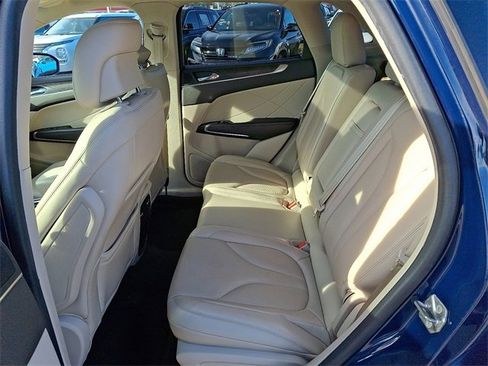 Used 2019 Lincoln MKC Reserve image 8