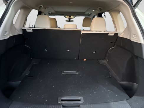 Used 2023 Nissan Rogue SL w/ SL Premium Package image 17