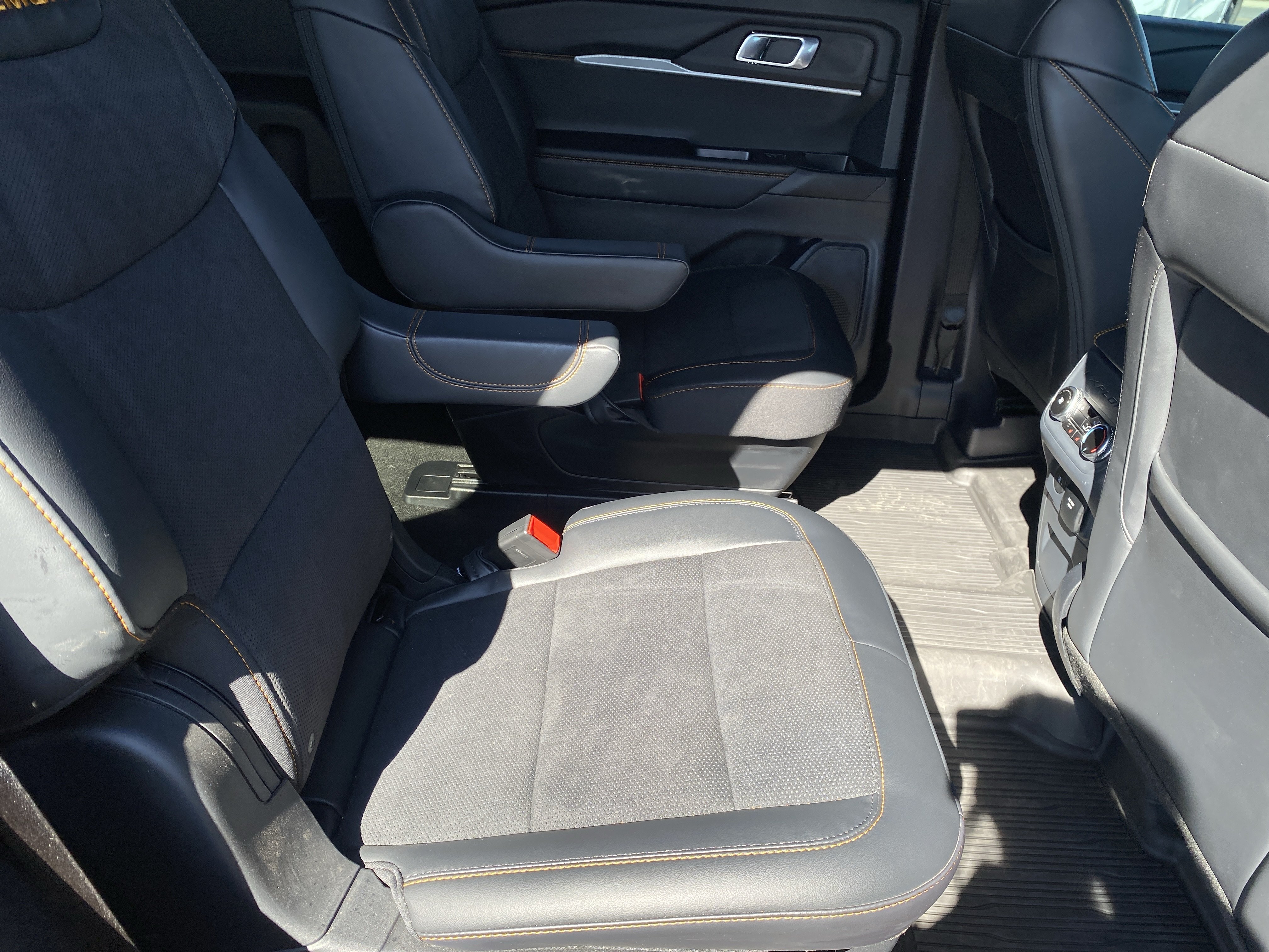 Used 2026 Ford Explorer Tremor w/ Tremor Convenience Package AWD/4WD image 29