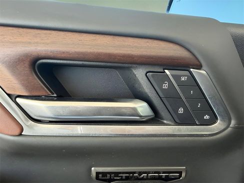 Used 2025 GMC Sierra 1500 Denali Ultimate image 13