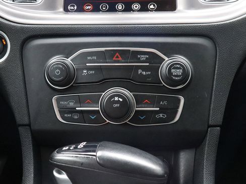 Used 2023 Dodge Charger SXT RWD image 11