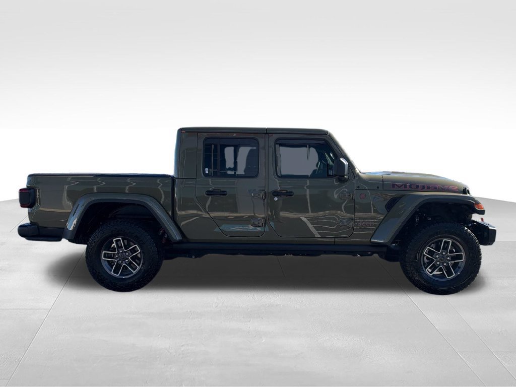 Used 2025 Jeep Gladiator Mojave AWD/4WD image 5