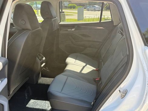 New 2026 Volkswagen Tiguan SE AWD/4WD image 19