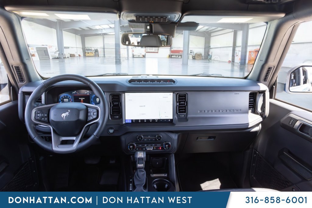 Used 2025 Ford Bronco Badlands AWD/4WD image 4
