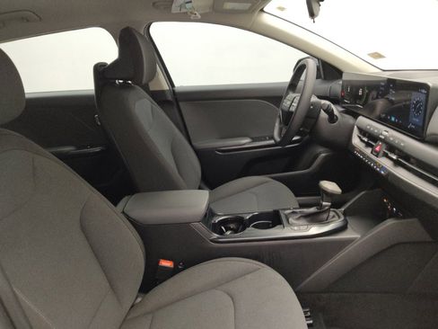 Used 2025 Kia K4 FWD image 21