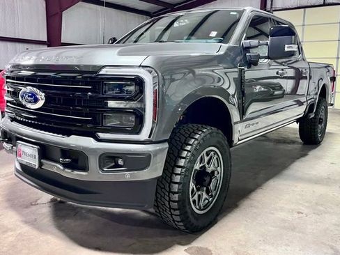 Used 2025 Ford F250 Platinum AWD/4WD image 7