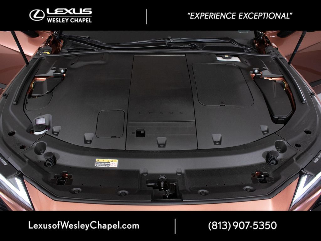 New 2026 Lexus ES 350e w/ Cold Area Package FWD image 10