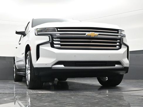 Used 2024 Chevrolet Suburban High Country w/ Advanced Technology Package RWD image 26