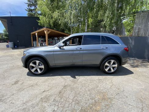 Used 2019 Mercedes-Benz GLC 300 4MATIC image 3