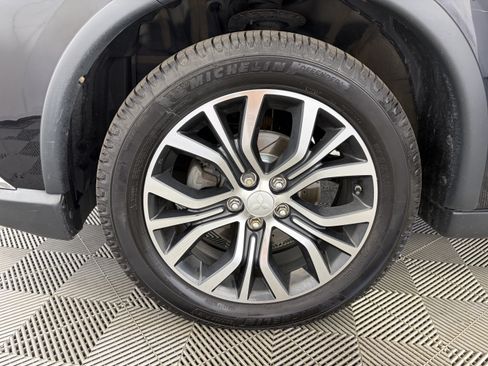 Used 2016 Mitsubishi Outlander SEL AWD/4WD image 14