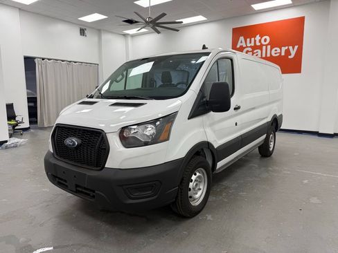Used 2024 Ford Transit 250 Low Roof RWD image 3