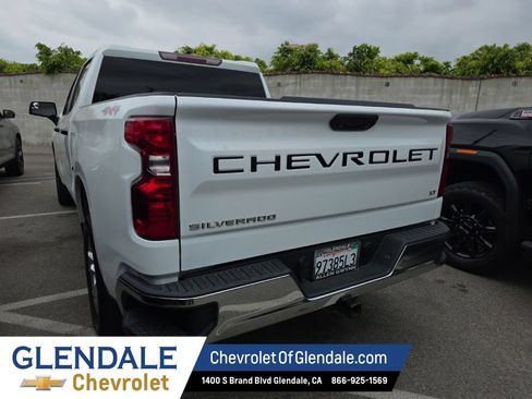 Certified 2022 Chevrolet Silverado 1500 LT AWD/4WD image 3