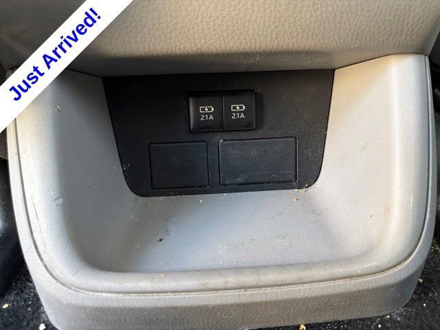 Used 2018 Toyota Highlander LE FWD image 39