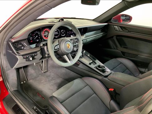 Certified 2024 Porsche 911 Carrera GTS RWD image 4