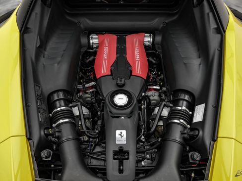 Used 2019 Ferrari 488 GTB RWD image 4