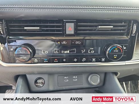 Used 2025 Nissan Rogue Platinum w/ Tech Package image 25