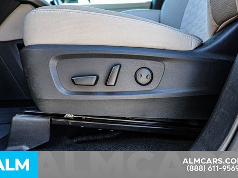 Used 2024 Nissan Pathfinder SV image 26