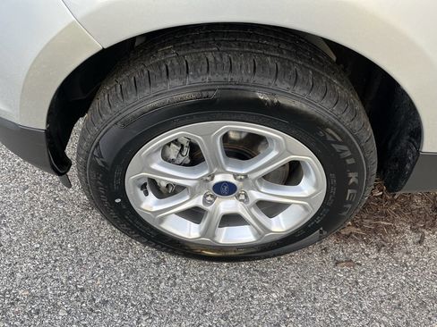 Used 2020 Ford EcoSport SE w/ SE Convenience Package image 9