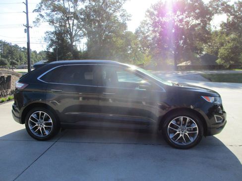 Used 2015 Ford Edge Titanium w/ Technology Package FWD image 26