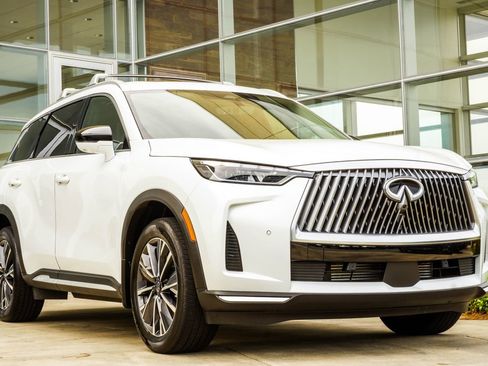 Certified 2026 INFINITI QX60 Luxe w/ Cargo Package FWD image 4