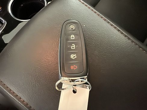 Used 2014 Ford Edge Limited w/ Equipment Group 301A FWD image 24