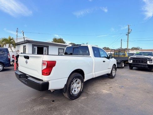 Used 2017 Nissan Titan S image 5