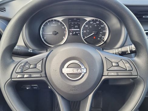 New 2025 Nissan Kicks Play S image 11