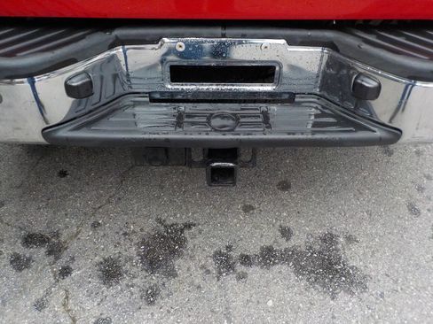 Used 2012 Nissan Titan SV w/ SV Value Truck Pkg image 14