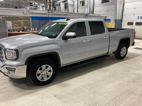 Used 2018 GMC Sierra 1500 SLE w/ SLE Value Package image 4
