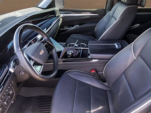 Used 2025 Cadillac Escalade Sport w/ Touring Package image 9