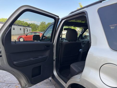 Used 2012 Ford Escape XLT FWD image 24