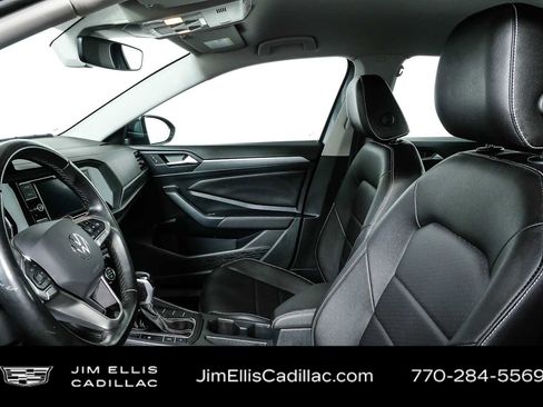 Used 2024 Volkswagen Jetta SE FWD image 5