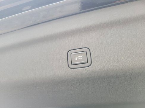 Used 2021 GMC Yukon XL Denali image 6