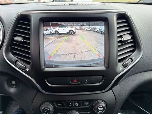 Used 2022 Jeep Cherokee Latitude Lux image 23