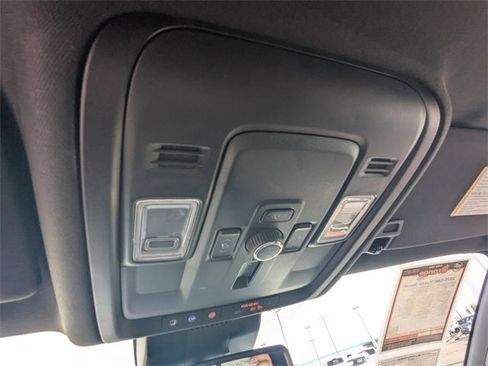 Used 2025 GMC Yukon Denali image 26