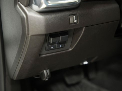 Used 2024 GMC Canyon Denali AWD/4WD image 47