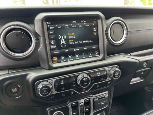 Used 2022 Jeep Wrangler Unlimited Rubicon 4xe AWD/4WD image 49