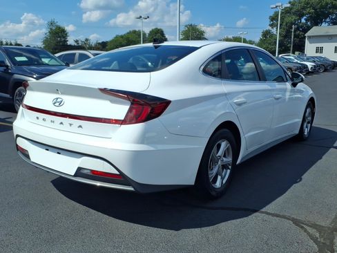 Used 2023 Hyundai Sonata SE w/ Preferred Accessory Package FWD image 5