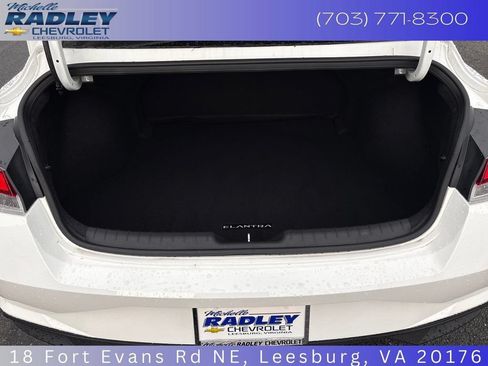 Used 2023 Hyundai Elantra SEL w/ Convenience Package FWD image 11