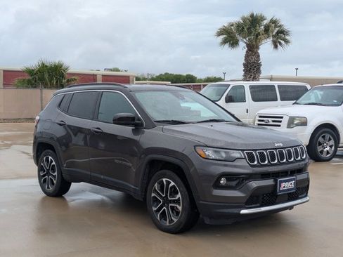 Used 2024 Jeep Compass Limited image 3