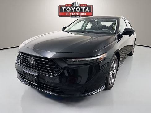 Used 2023 Honda Accord EX image 3