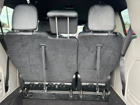 Used 2017 Dodge Grand Caravan SXT FWD image 22