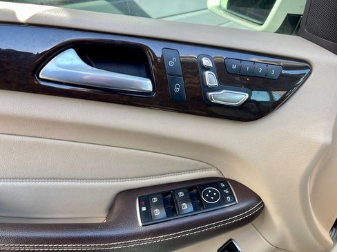 Used 2017 Mercedes-Benz GLS 450 4MATIC image 26