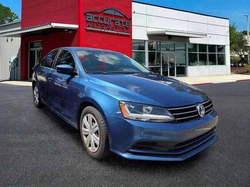 Used 2017 Volkswagen Jetta S FWD image 2