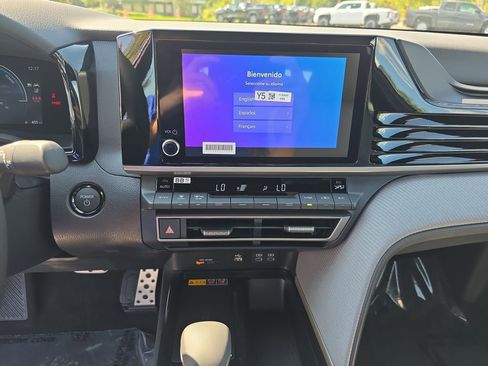 New 2025 Toyota Camry SE image 19