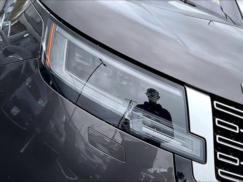 Used 2023 Land Rover Range Rover Autobiography image 29