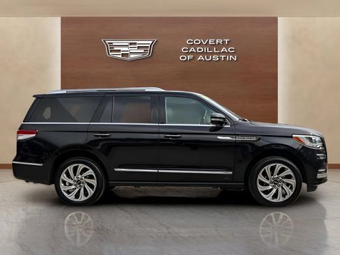 Used 2024 Lincoln Navigator Reserve AWD/4WD image 5