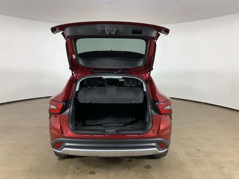 Used 2025 Chevrolet Trax LT image 12